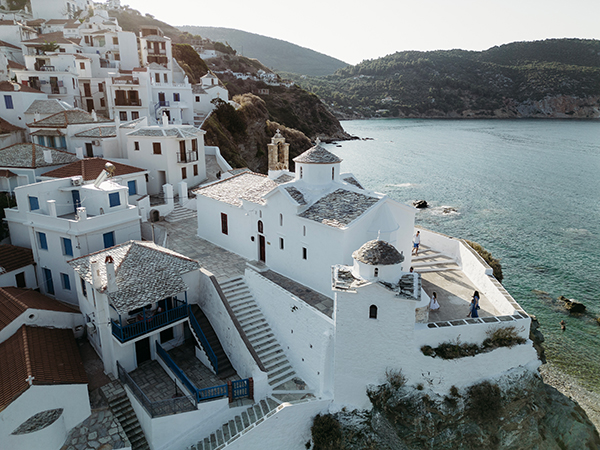 romantic-summer-wedding-skopelos-baby-breath_06