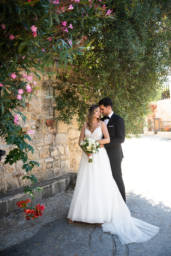 romantic-summer-wedding-thessaloniki-white-hydrangeas_01x