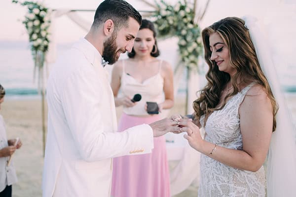 ultra-romantic-summer-wedding-kavala-white-roses_11