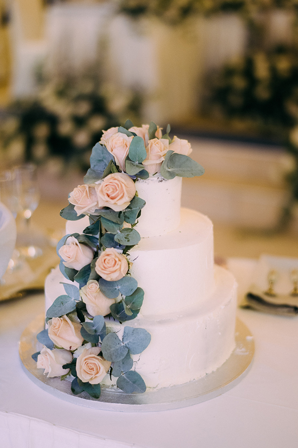 ultra-romantic-summer-wedding-kavala-white-roses_15