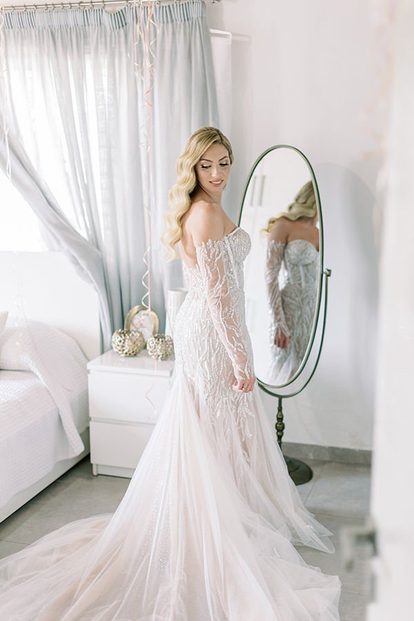 ultra-romantic-summer-wedding-nicosia-light-blue-hydrangeas_10