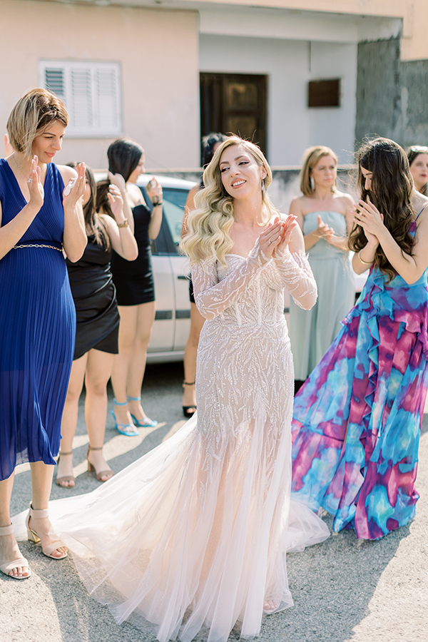 ultra-romantic-summer-wedding-nicosia-light-blue-hydrangeas_13