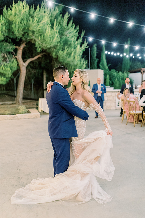 ultra-romantic-summer-wedding-nicosia-light-blue-hydrangeas_46