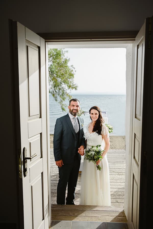 allwhite-wedding-evia-romantic-details_18x