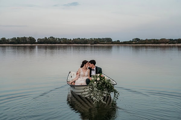 beautiful-fall-wedding-serres-peach-roses_01