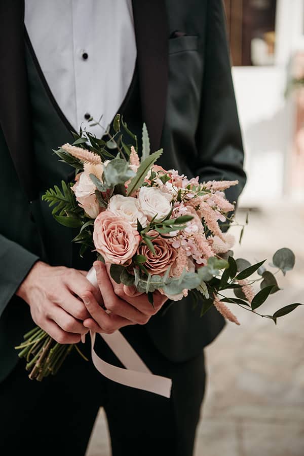 beautiful-fall-wedding-serres-peach-roses_11