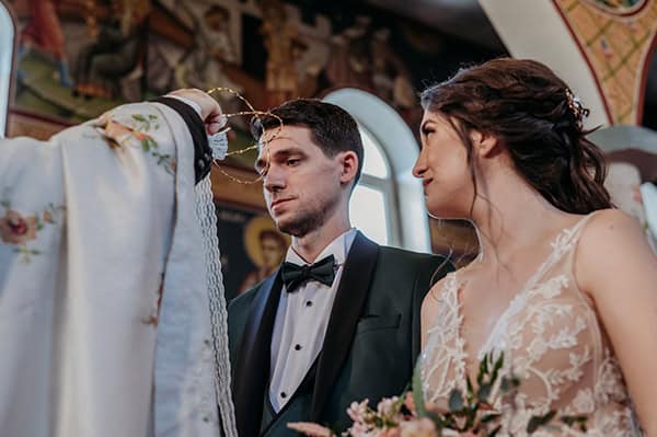 beautiful-fall-wedding-serres-peach-roses_17