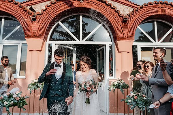 beautiful-fall-wedding-serres-peach-roses_18