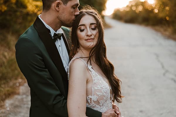 beautiful-fall-wedding-serres-peach-roses_24x