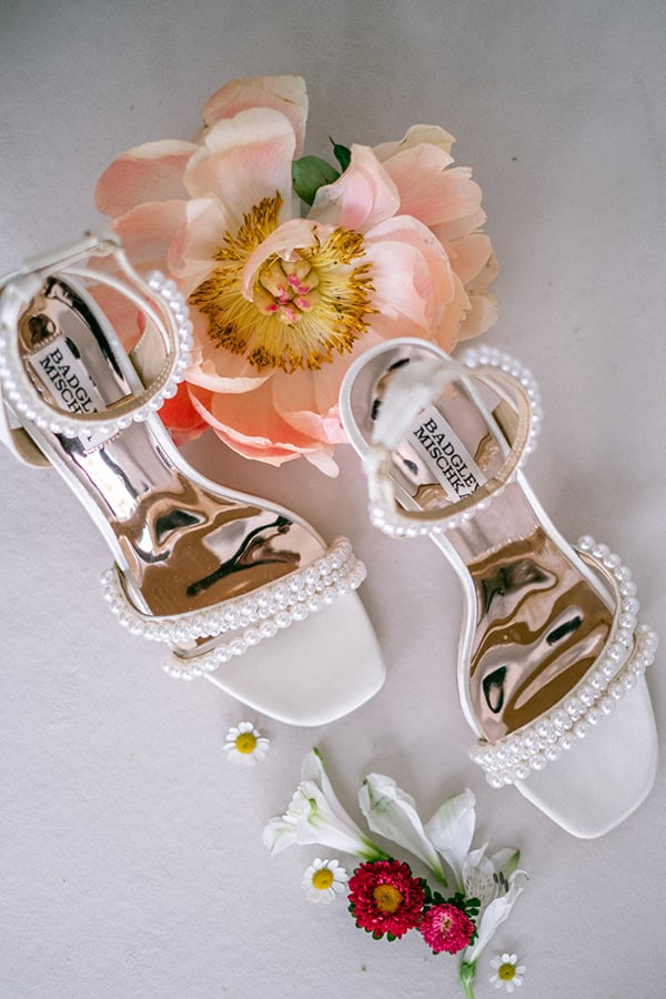 beautiful-spring-wedding-fucshia-peonies_06x