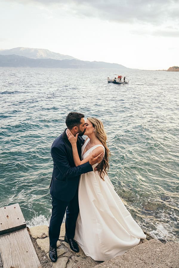 beautiful-summer-wedding-aigio-white-flowers_01