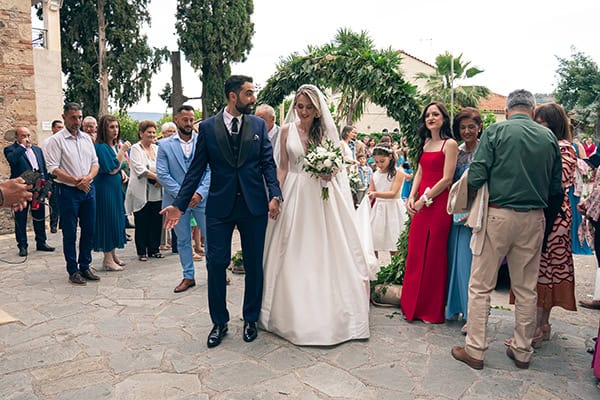 beautiful-summer-wedding-aigio-white-flowers_15