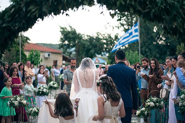 beautiful-summer-wedding-aigio-white-flowers_18