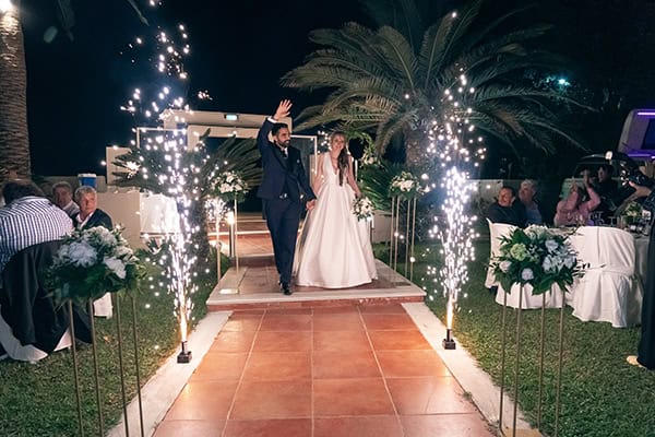 beautiful-summer-wedding-aigio-white-flowers_22