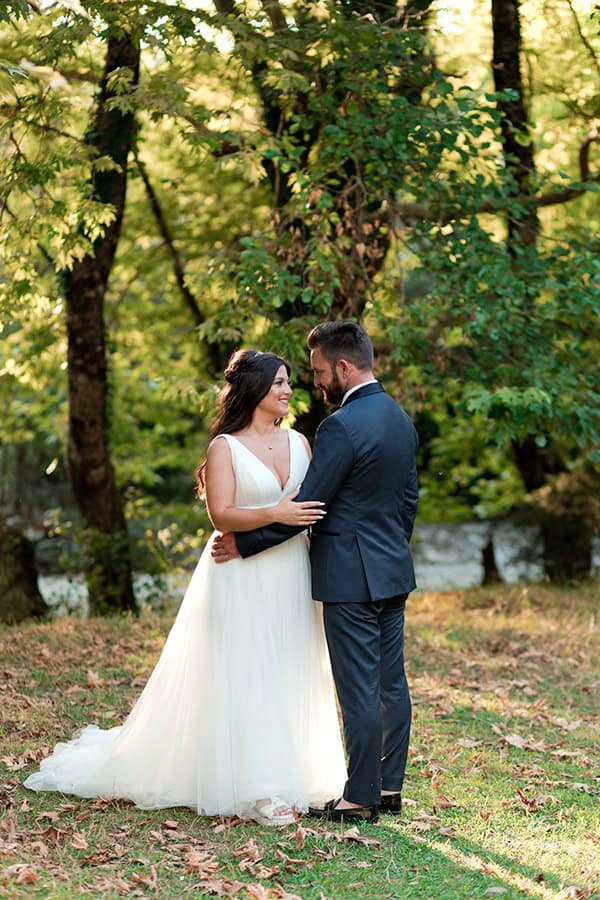 beautiful-wedding-ioannina-lilac-roses-purple-lysianthus_01