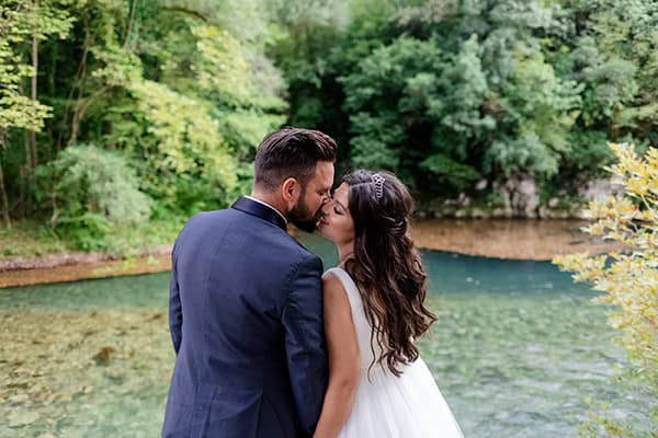 beautiful-wedding-ioannina-lilac-roses-purple-lysianthus_02
