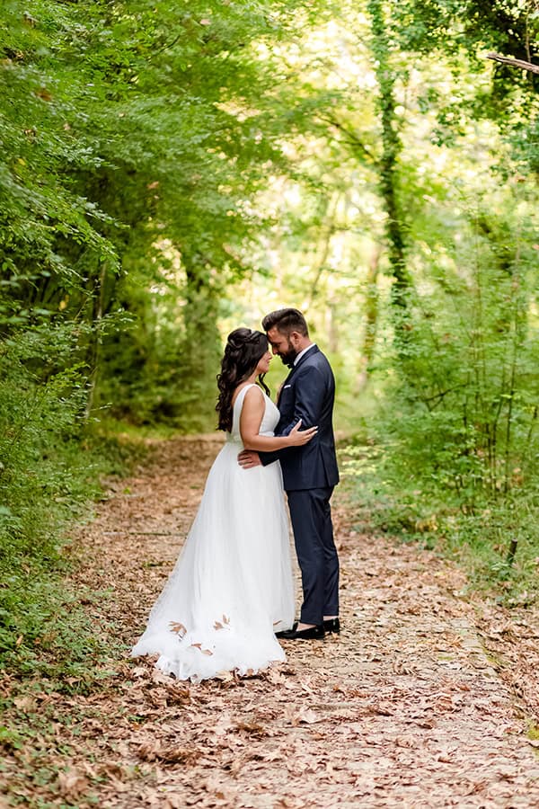 beautiful-wedding-ioannina-lilac-roses-purple-lysianthus_05