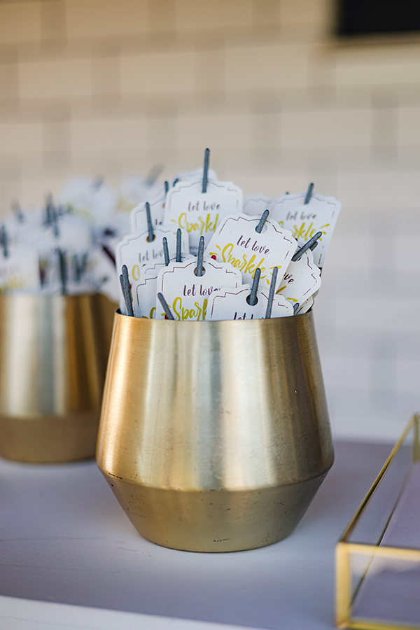 beautiful-wedding-ioannina-lilac-roses-purple-lysianthus_10x