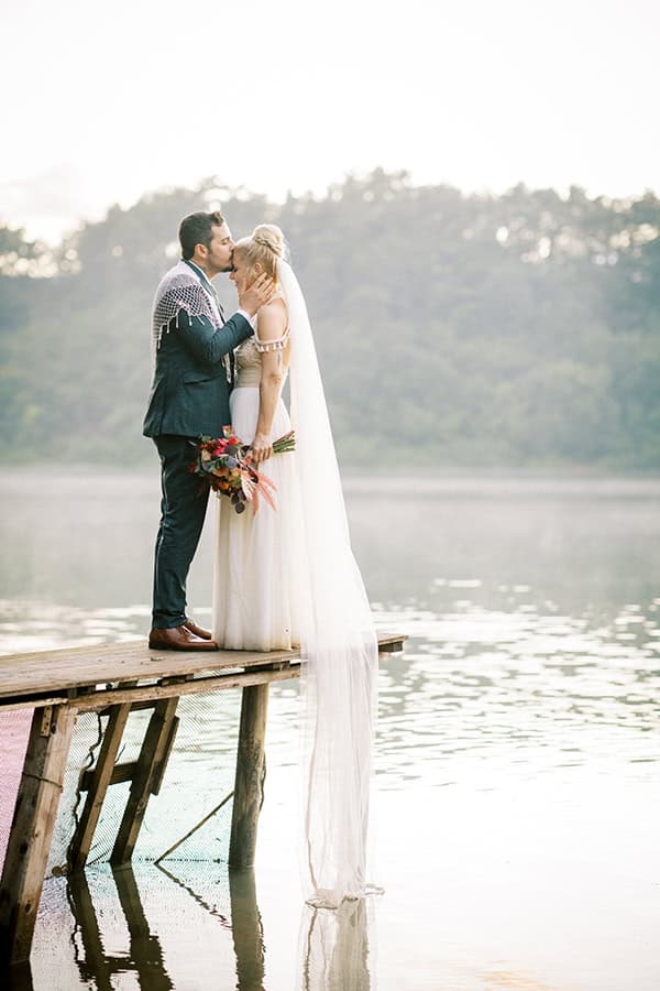 boem-summer-wedding-orange-pampas-grass_28