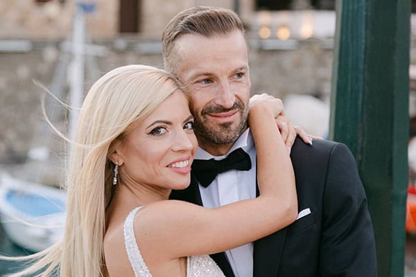 Elegant φθινοπωρινός γάμος στην Πάτρα με λευκά τριαντάφυλλα  | Μαρία & Βαγγέλης