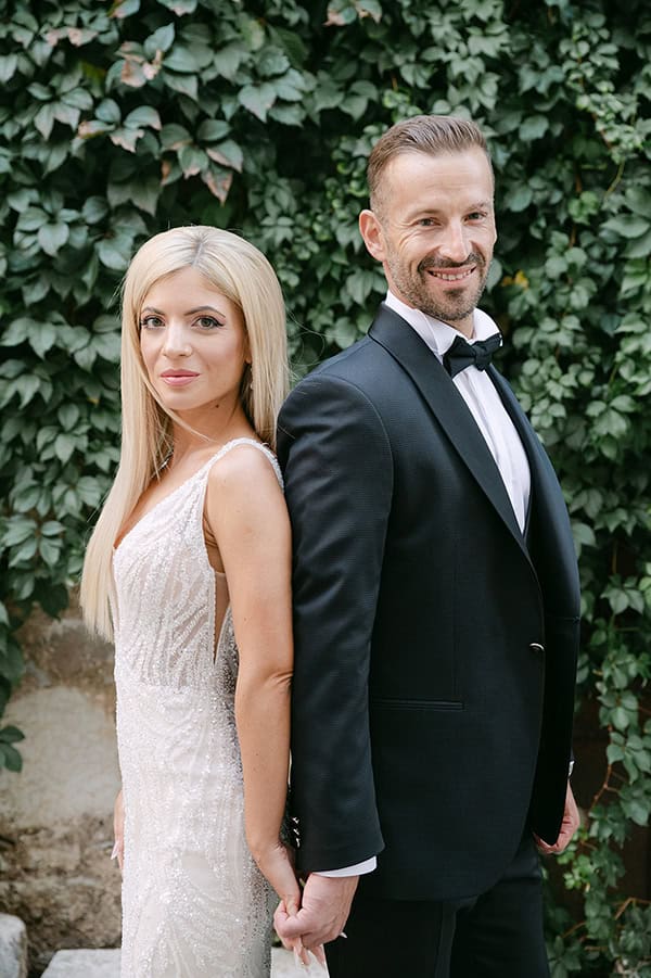 elegant-fall-wedding-patras-white-roses-baby-breath_04