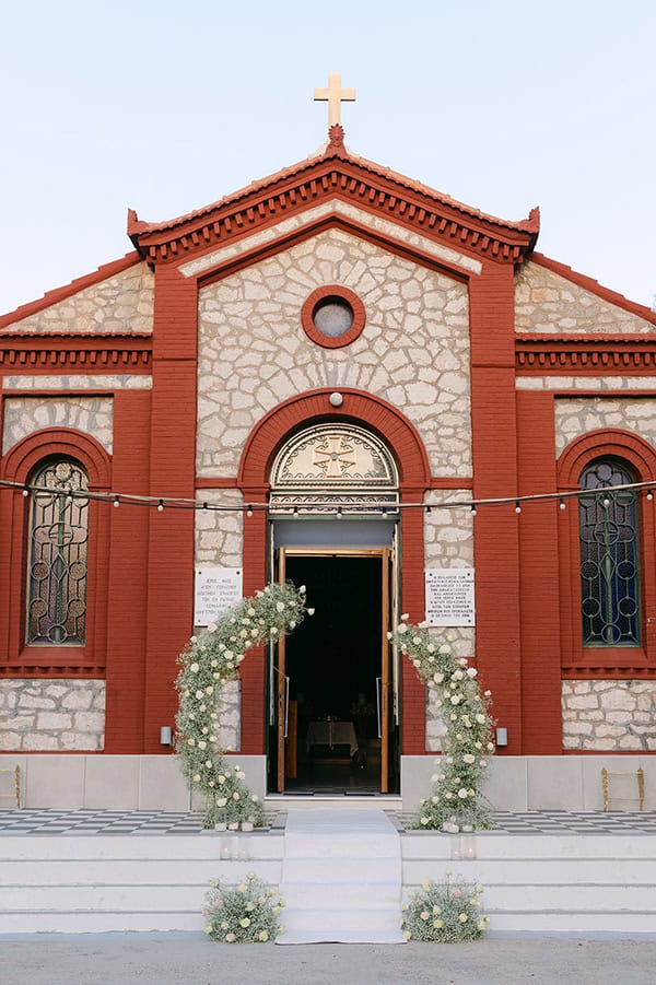 elegant-fall-wedding-patras-white-roses-baby-breath_15