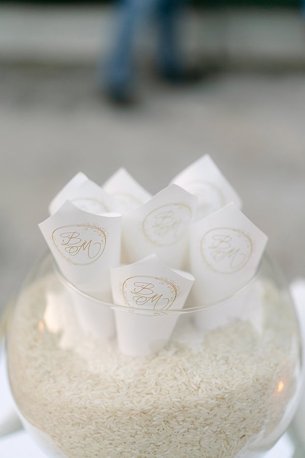 elegant-fall-wedding-patras-white-roses-baby-breath_17