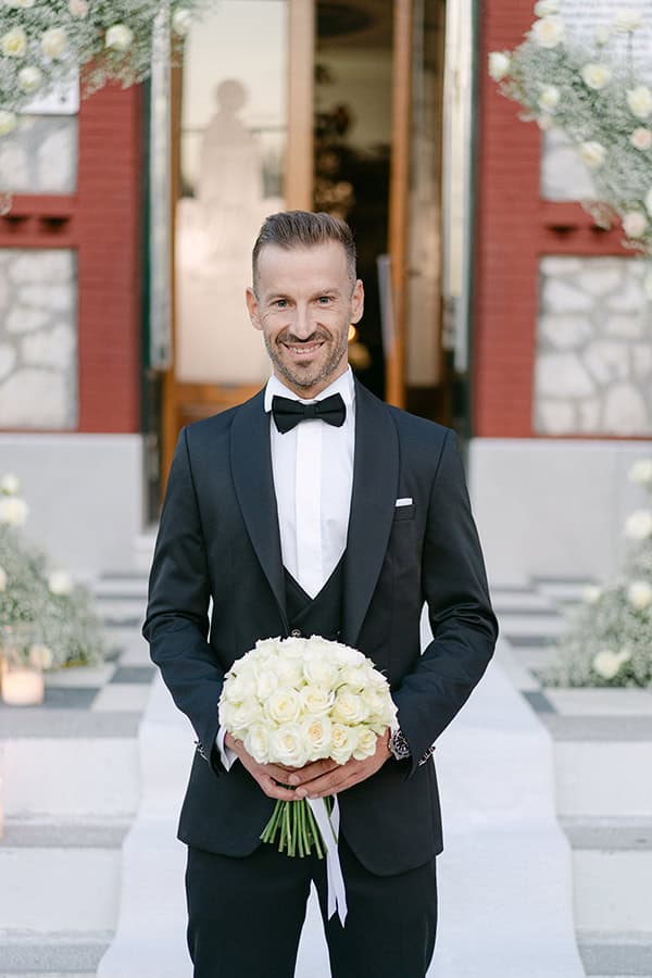 elegant-fall-wedding-patras-white-roses-baby-breath_18