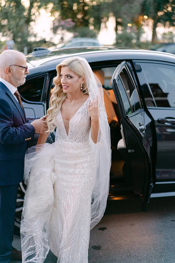 elegant-fall-wedding-patras-white-roses-baby-breath_20