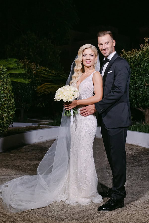 elegant-fall-wedding-patras-white-roses-baby-breath_27