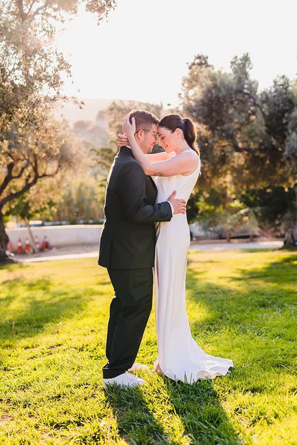 gorgeous-spring-wedding-baptism-white-roses_16
