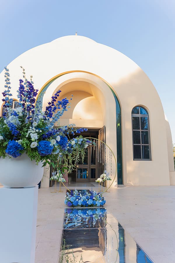 gorgeous-summer-wedding-athens-blue-hydrangeas_05