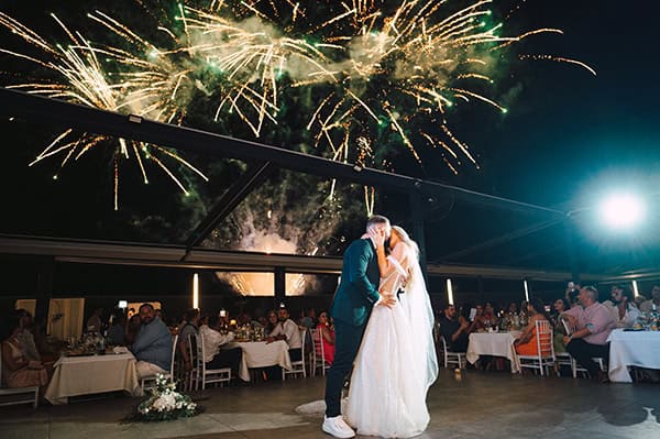 gorgeous-summer-wedding-larisa-white-flowers_20x