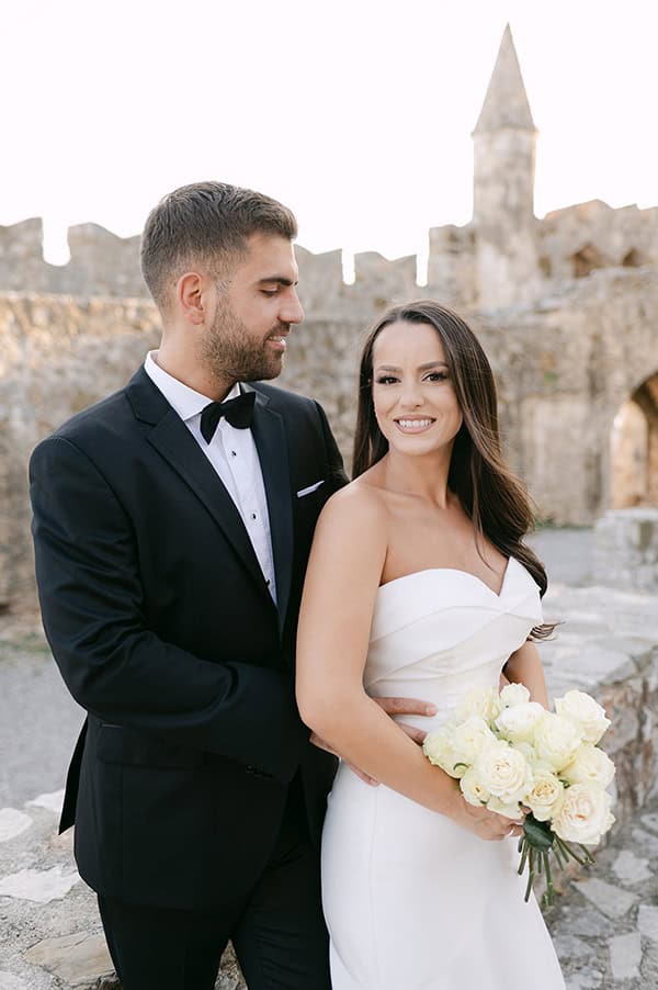 gorgeous-summer-wedding-patras-yellow-roses_04