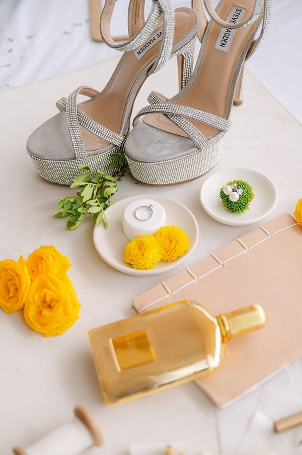 gorgeous-summer-wedding-patras-yellow-roses_08