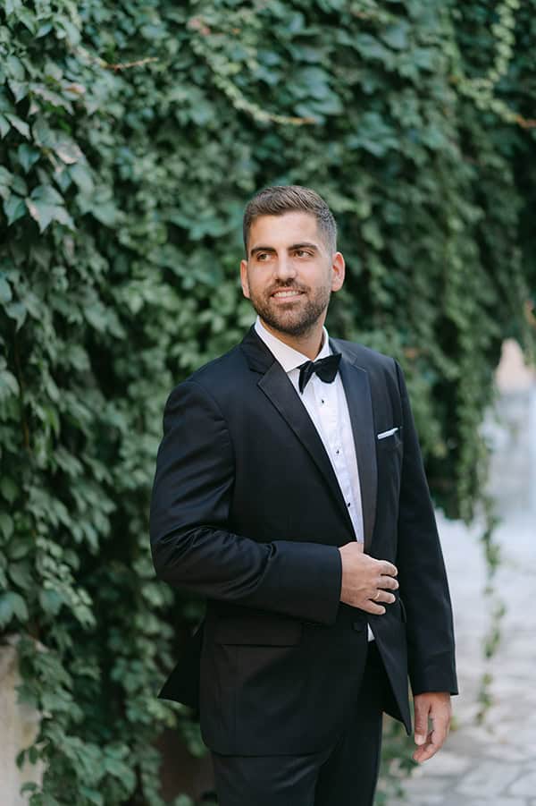 gorgeous-summer-wedding-patras-yellow-roses_10x