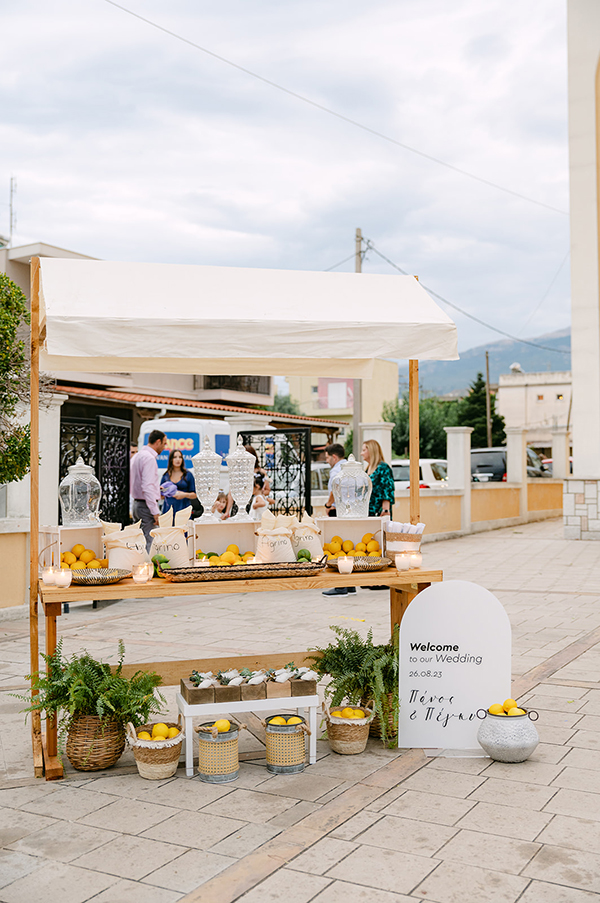 gorgeous-summer-wedding-patras-yellow-roses_15