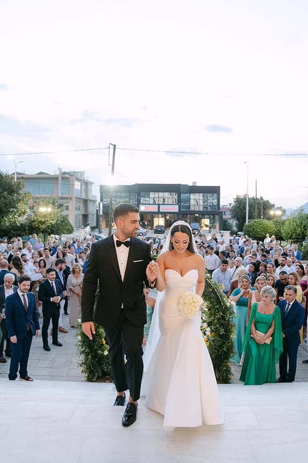 gorgeous-summer-wedding-patras-yellow-roses_23