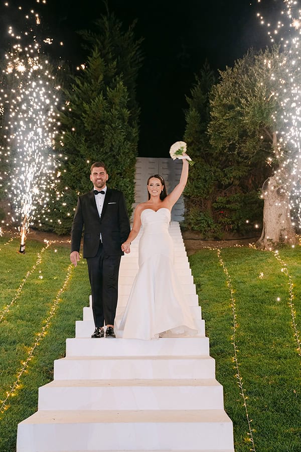 gorgeous-summer-wedding-patras-yellow-roses_36