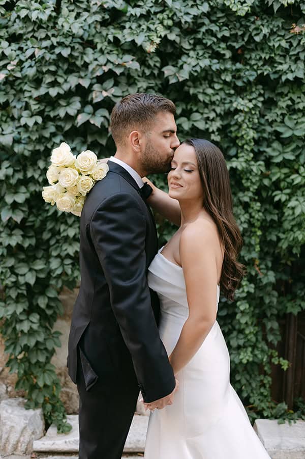 gorgeous-summer-wedding-patras-yellow-roses_44