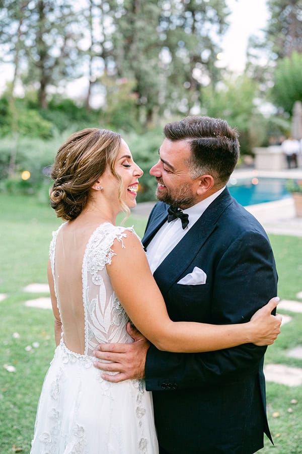 gorgeous-summer-wedding-purple-flowers-residence_02