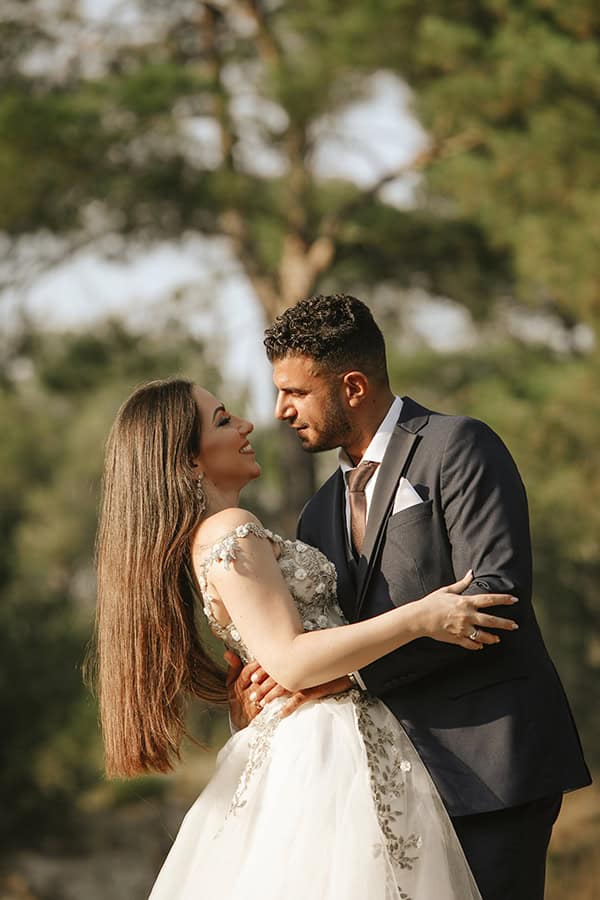 lovely-summer-wedding-larnaca-peach-roses_06