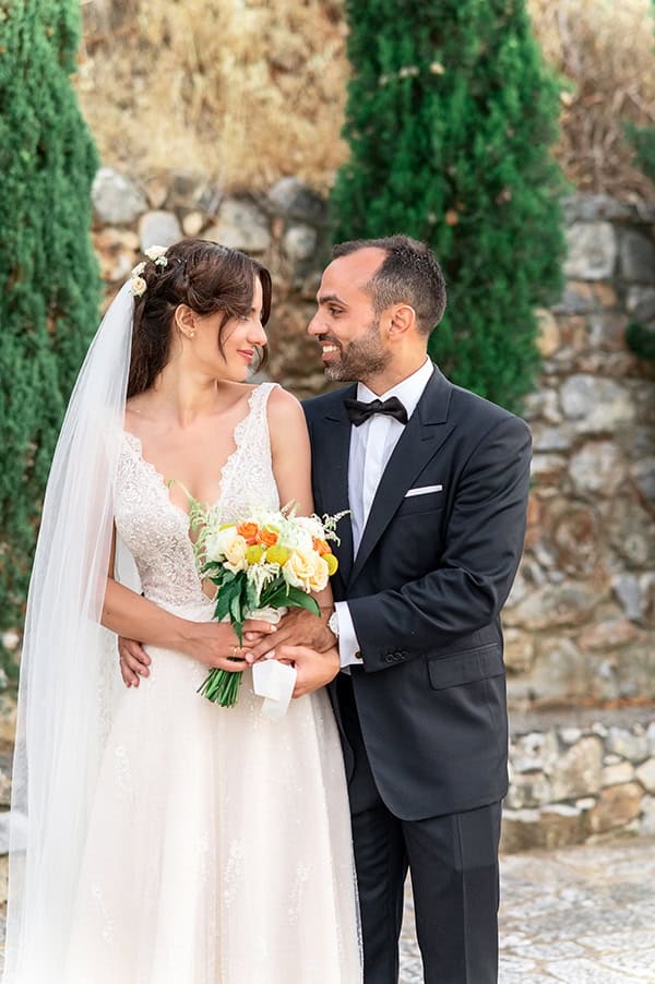 lovely-summer-wedding-mani-orange-roses_02