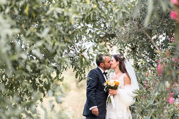 lovely-summer-wedding-mani-orange-roses_04