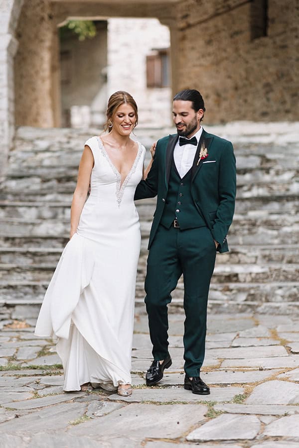 lovely-summer-wedding-pelion-peach-flowers_03