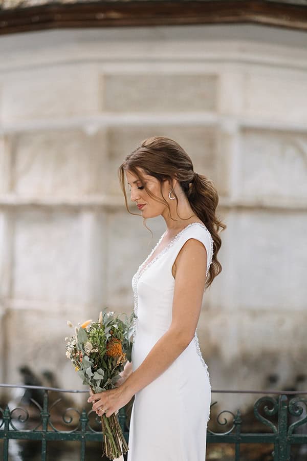 lovely-summer-wedding-pelion-peach-flowers_04x