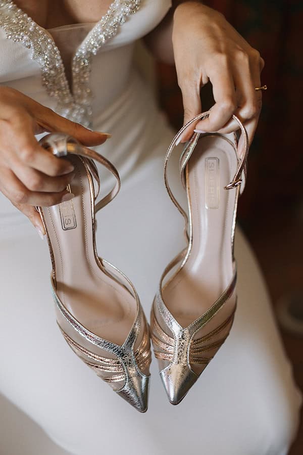 lovely-summer-wedding-pelion-peach-flowers_08