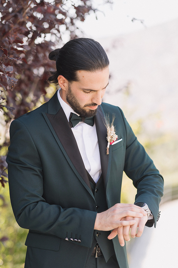 lovely-summer-wedding-pelion-peach-flowers_11