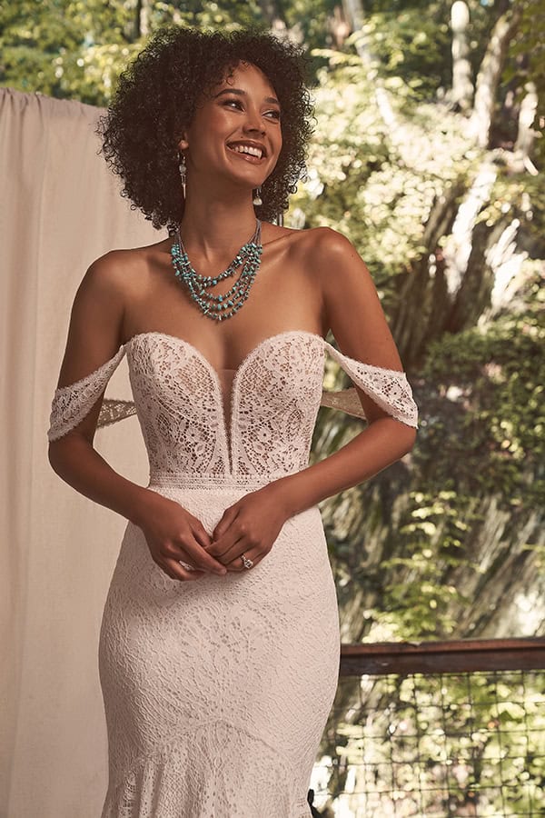 lovely-wedding-dresses-lilian-west_01x