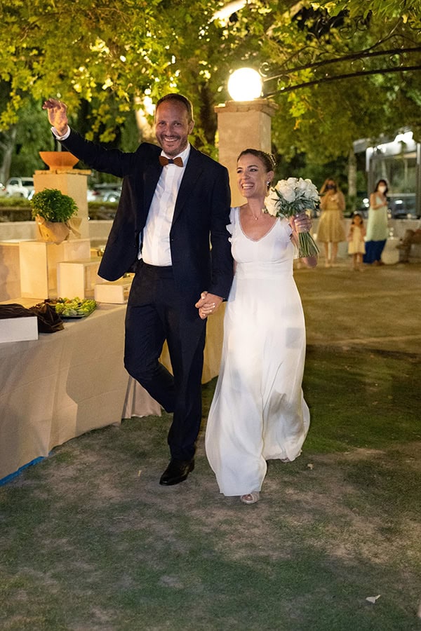 minimal-chic-summer-wedding-patras-white-roses_22